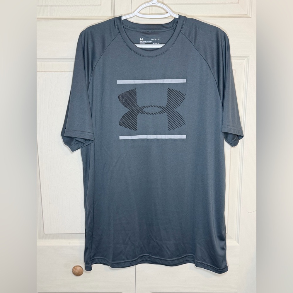 Sold*Under Armour Men's XL Gray Short Sleeve T-shirt